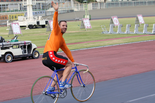 https://www.keirin-saitama.jp/omiya/wp-content/uploads/archives/20140523_peru3.jpg