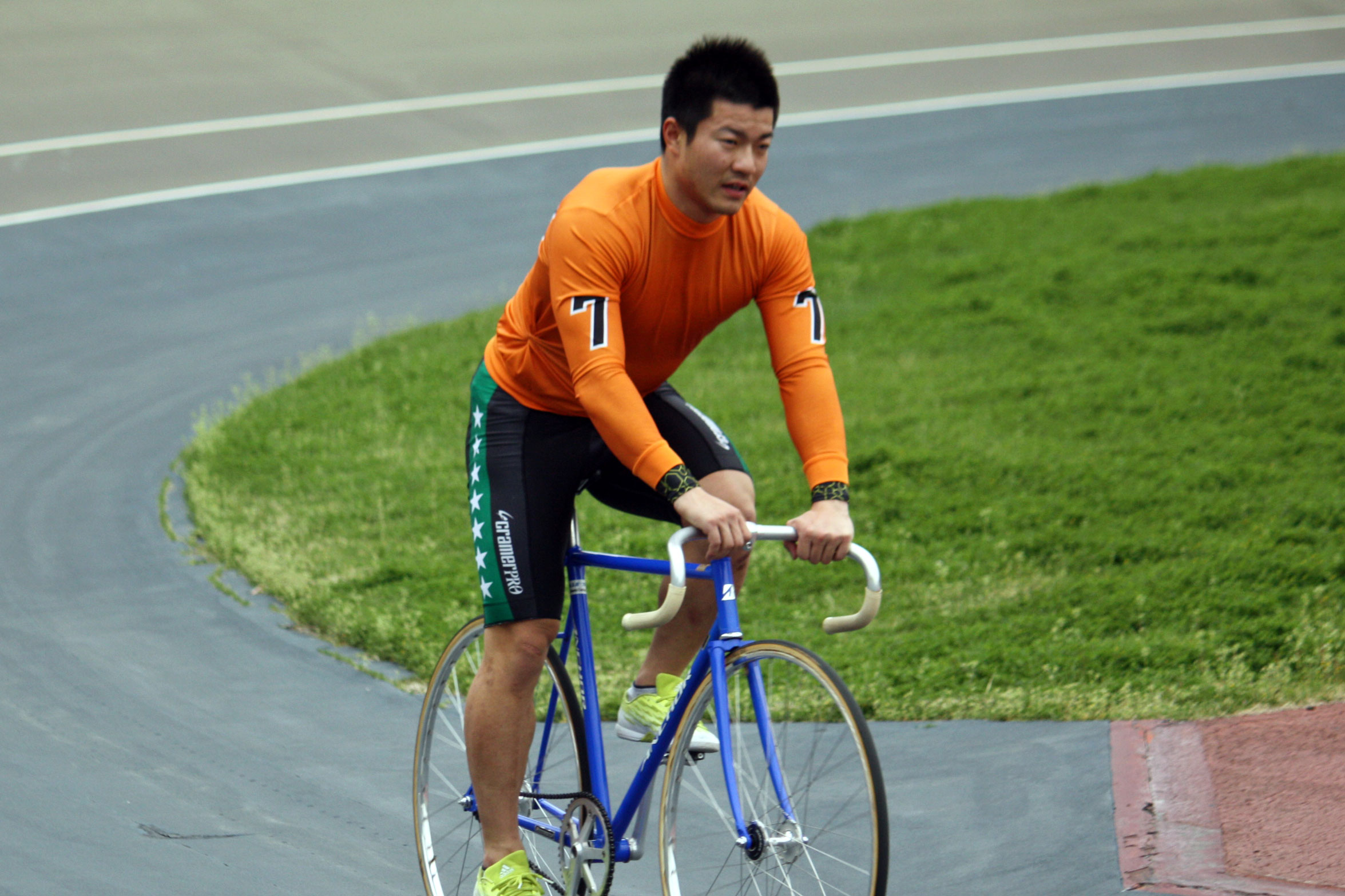 https://www.keirin-saitama.jp/omiya/wp-content/uploads/archives/isojima0410.jpg
