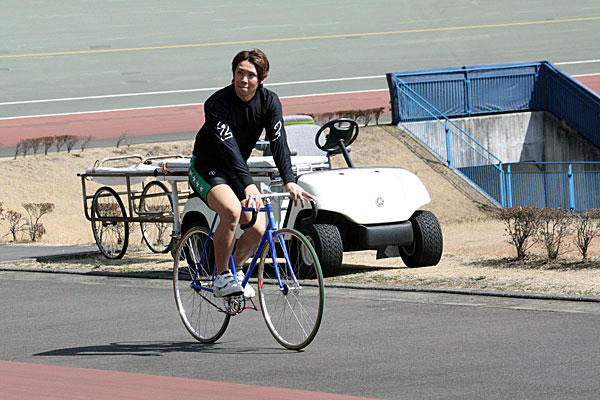 https://www.keirin-saitama.jp/seibuen/wp-content/uploads/archives/20120319_ac1.jpg